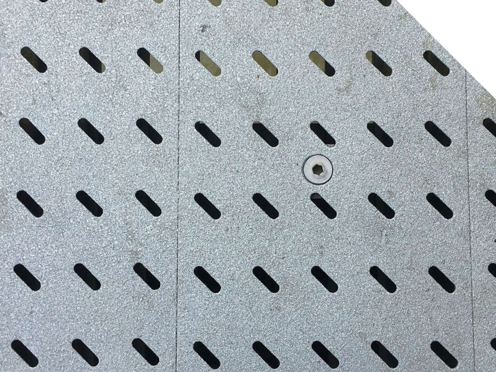 Ongrip metal spray traction surface technology applied to a metal plate